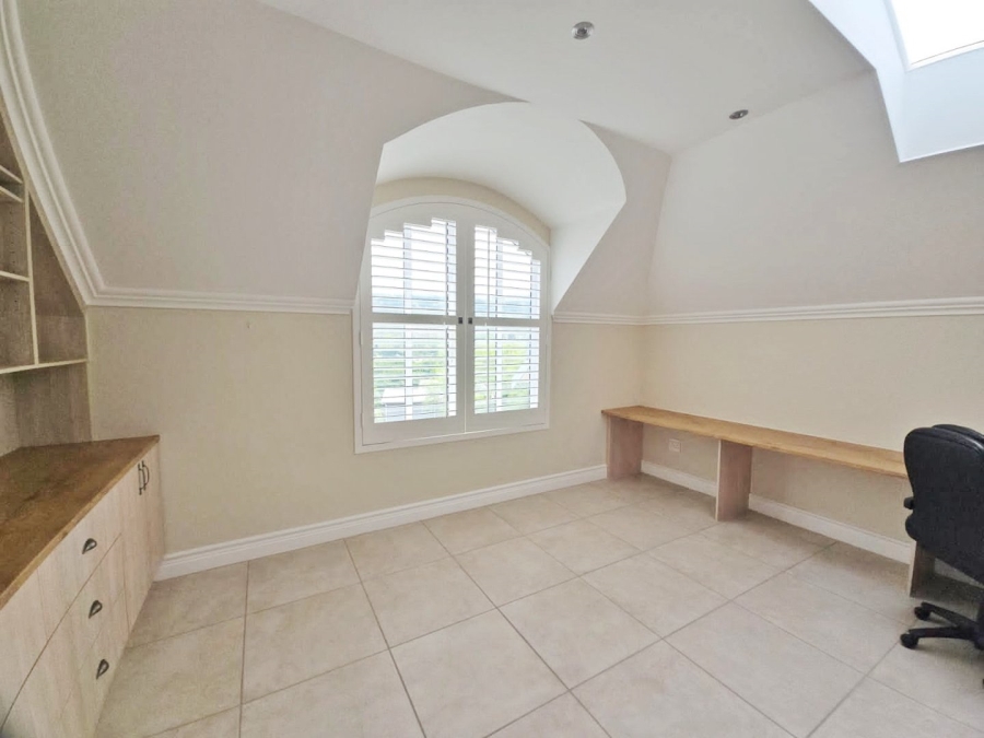 4 Bedroom Property for Sale in Sedgefield Central Western Cape